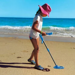 Bounty Hunter Junior Target I.D. Metal Detector -Campingworld Shop 128401 4