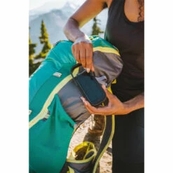 Coleman PEAK1 200 Lumen Solar Rechargeable Lantern -Campingworld Shop 365272 6