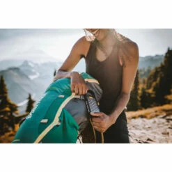 Coleman PEAK1 200 Lumen Solar Rechargeable Lantern -Campingworld Shop 365272 8