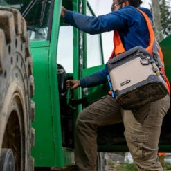 Coleman Pro Soft Cooler 16-Can -Campingworld Shop 365288 7