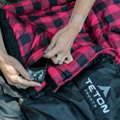 TETON Sports Celsius XXL 0°F Sleeping Bag, Right Zipper 10 TETON Sports Celsius XXL 0°F Sleeping Bag, Right Zipper -Campingworld Shop 383825 BLKRED 4