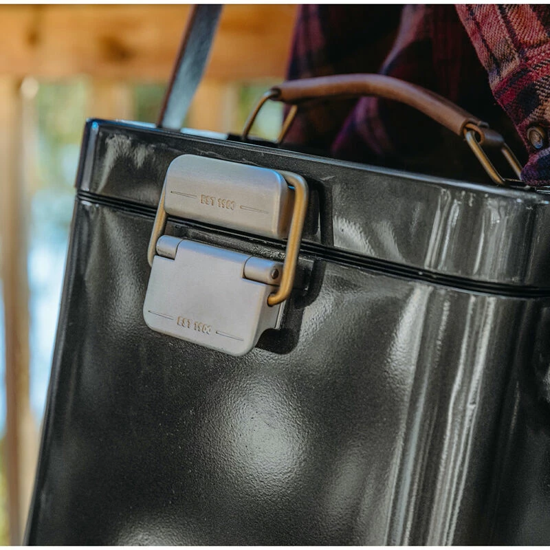 Coleman 1900 Collection 11-Quart Steel-Belted Cooler 6 Coleman 1900 Collection 11-Quart Steel-Belted Cooler - Image 4