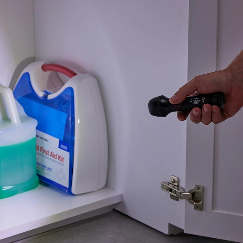 Coleman Classic Recharge 800-Lumen LED Flashlight 4 Coleman Classic Recharge 800-Lumen LED Flashlight - Image 2